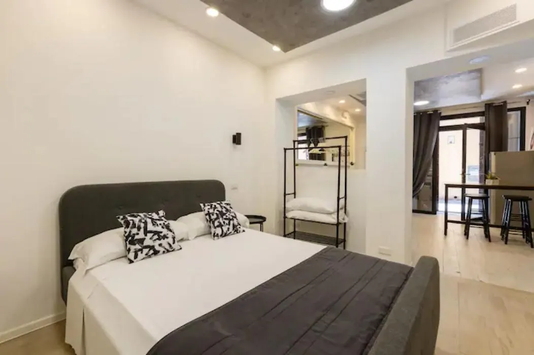 Historical Workshop Apartment - Fico Roma