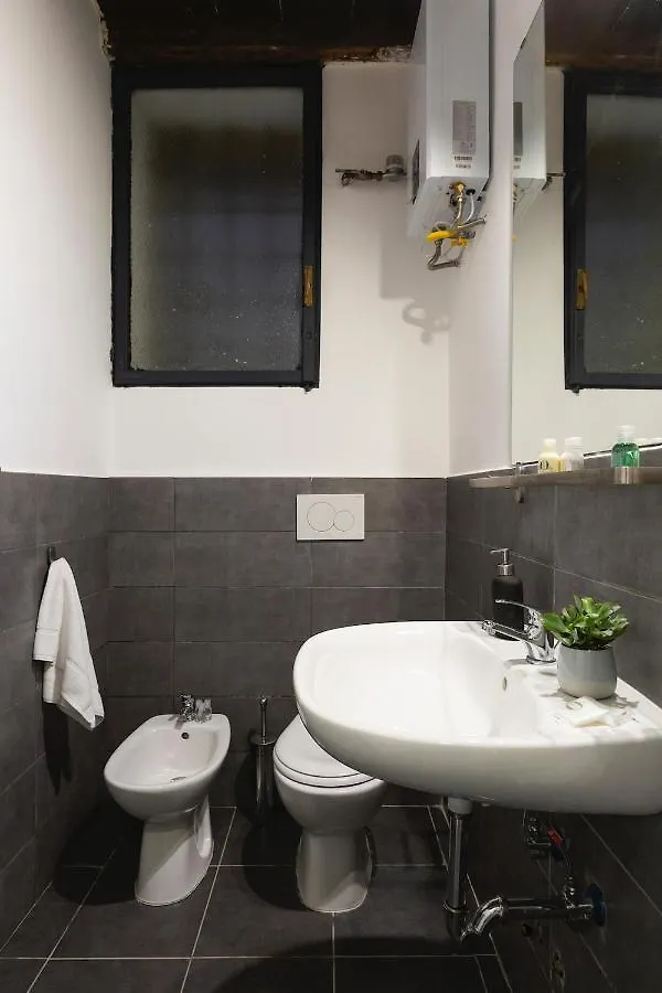 Historical Workshop Apartment - Fico Roma 0*,  Italia